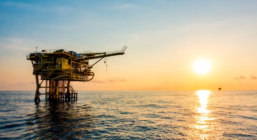 Curso de Construcción y equipo de unidades móviles de perforación mar adentro