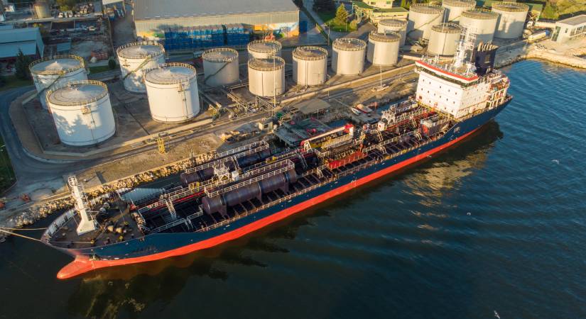 Curso de Transporte de productos químicos en buques de apoyo mar adentro (Offshore Support Vessels)